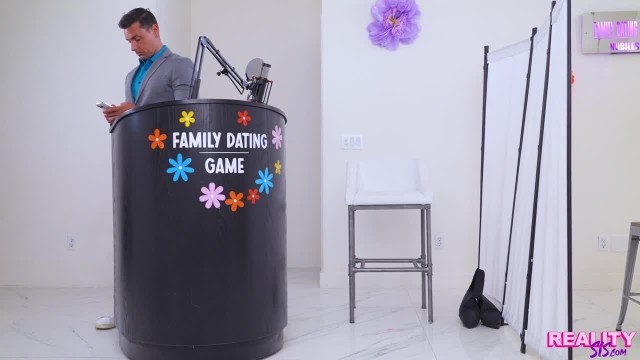 Превью Семейные игры, превращающиеся в групповой секс № 46705