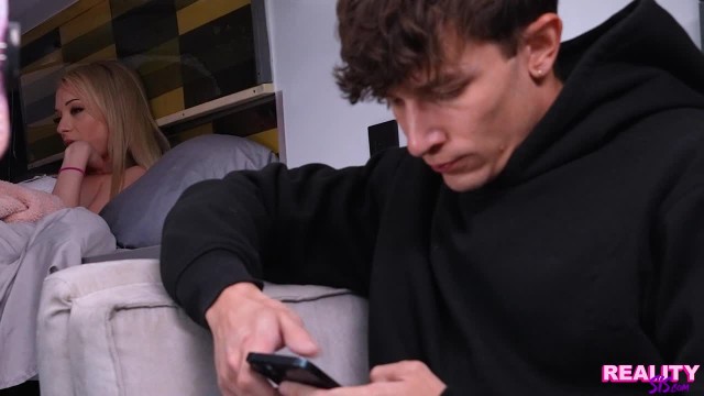 Превью Сестричке просто необходимо ежедневное наслаждение № 46725