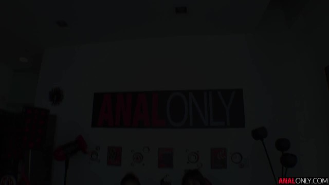 Превью Две шлюхи и идеальный анальный тройничок № 46765